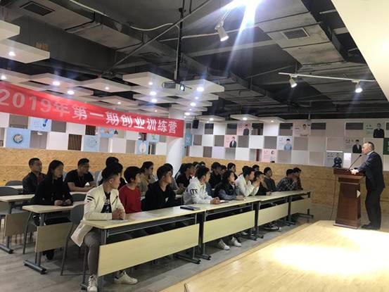 1555484792113070.jpg 说明: 45856f2331866120e18d398f563d91e